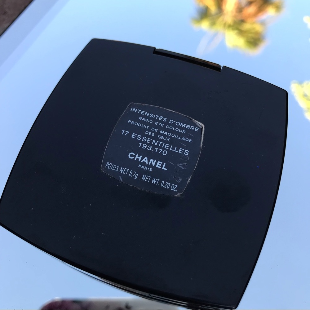 Chanel Intensites D’ombré “17 Essentielles” *Rare* - Picture 14 of 14